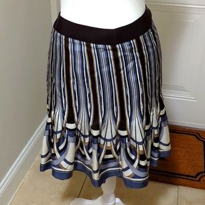 Elie Tahari silk skirt in a 8